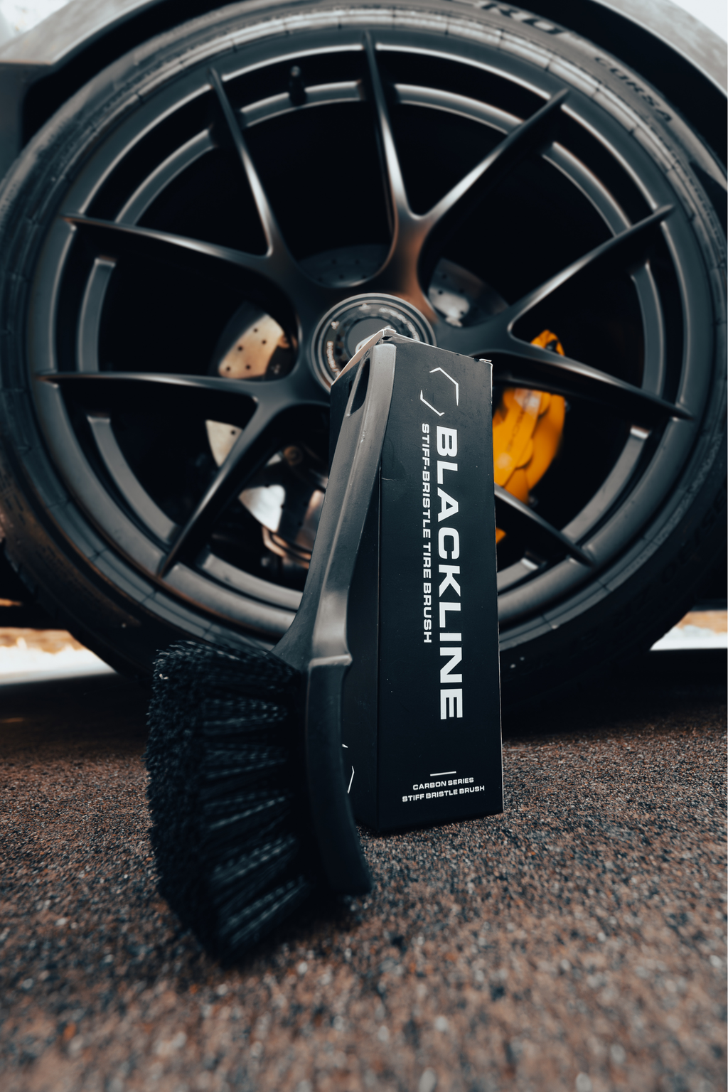BLACKLINE® STIFF BRISTLE TIRE BRUSH